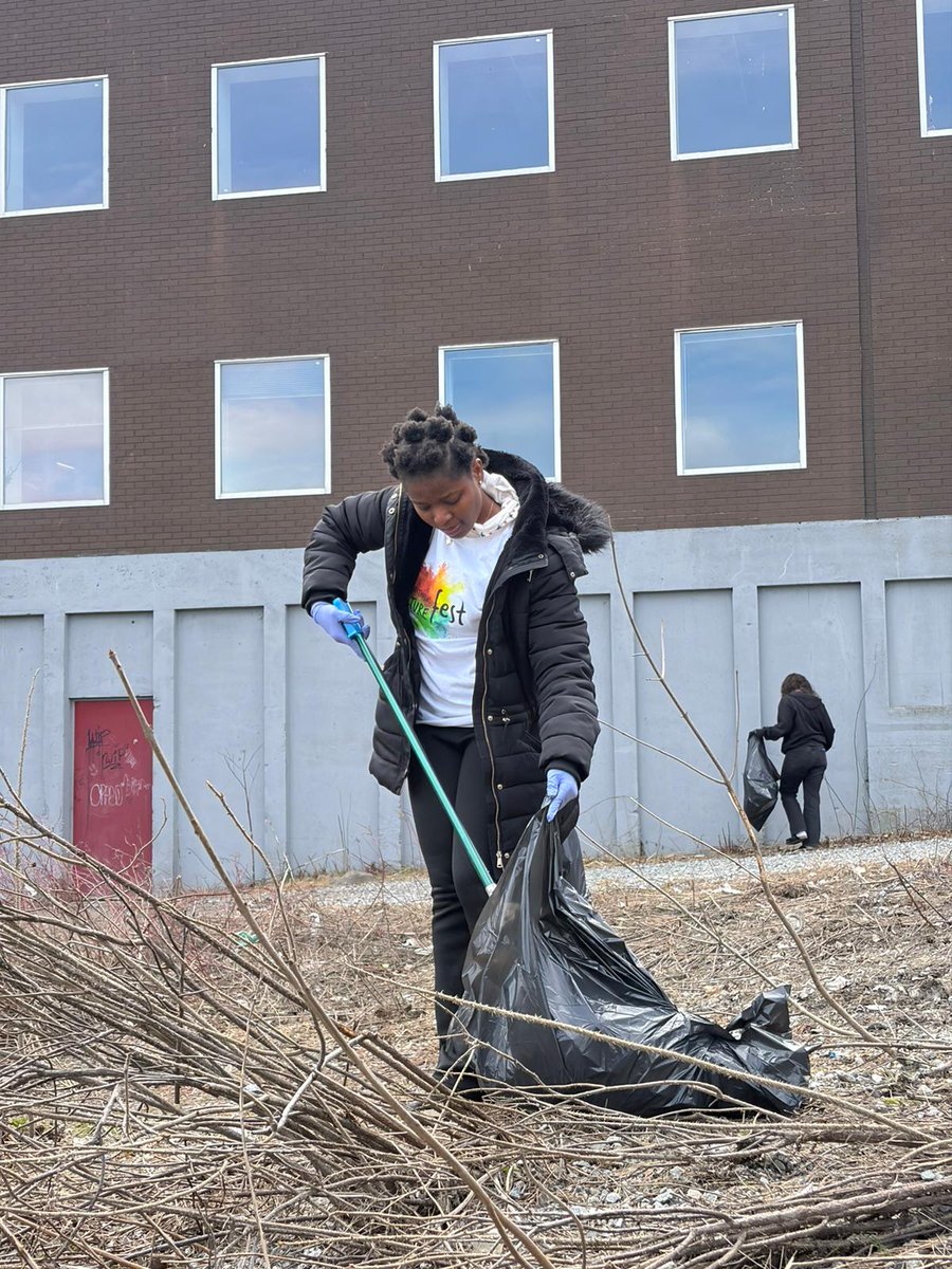 SJNewcomersCntr's tweet image. 🌍💚 Earth Day Clean-Up SUCCESS! Thank YOU newcomers &amp;amp; volunteers who cleaned Prince Edward St with ACAP Saint John today! Your community spirit made SJ shine brighter. Together we protect our planet. 🌱 #EarthDay #SJNC #ACAP #StrongerTogether #Sustainability