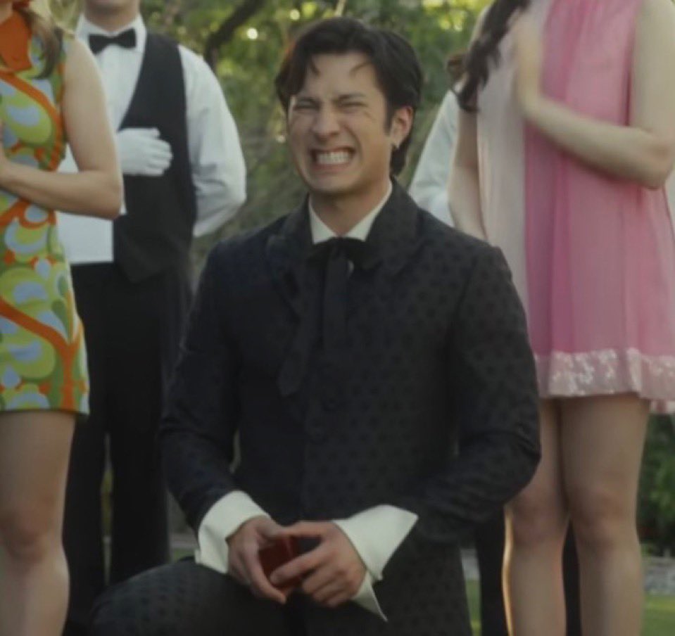 𝜗𝜚 tweet media