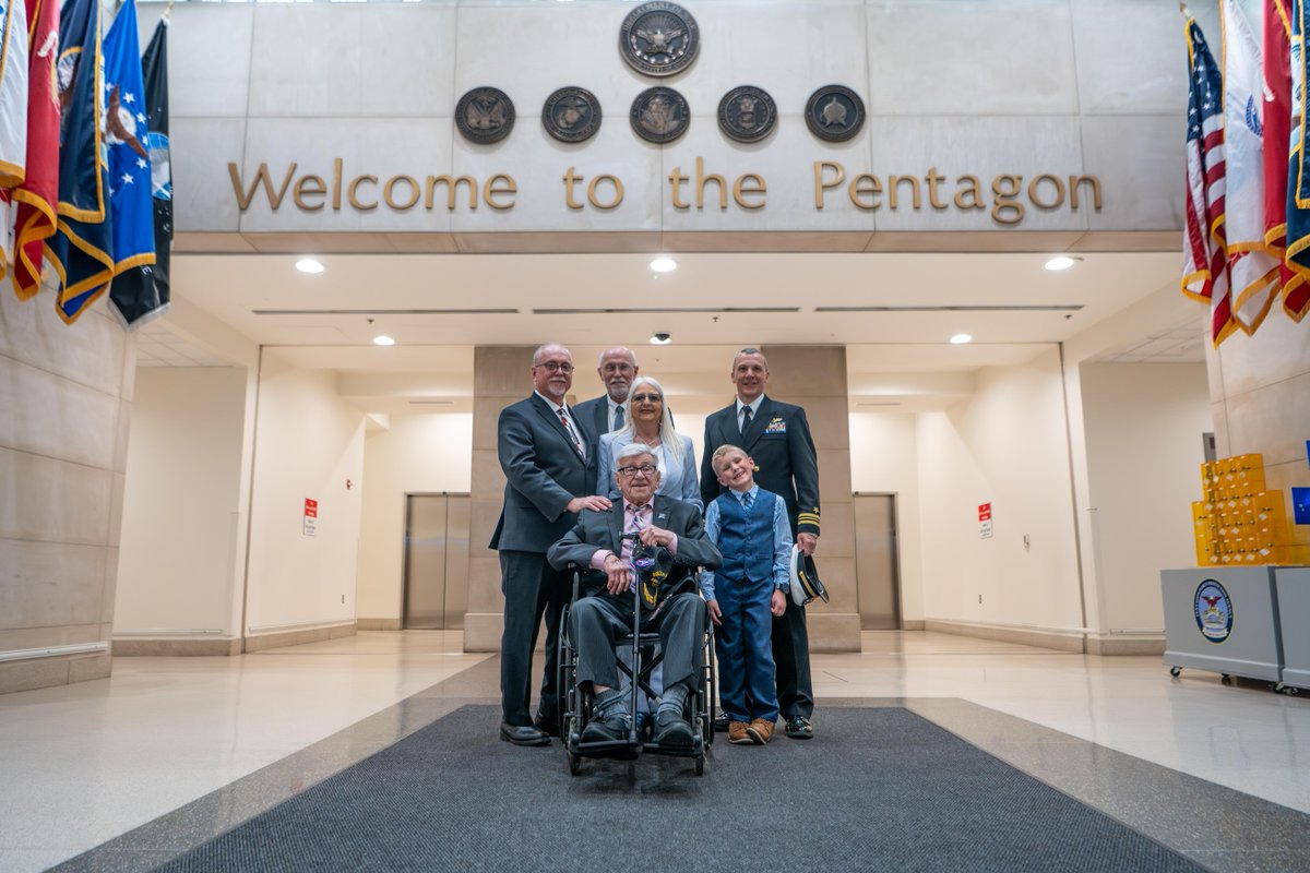 U.S. Army tweet media