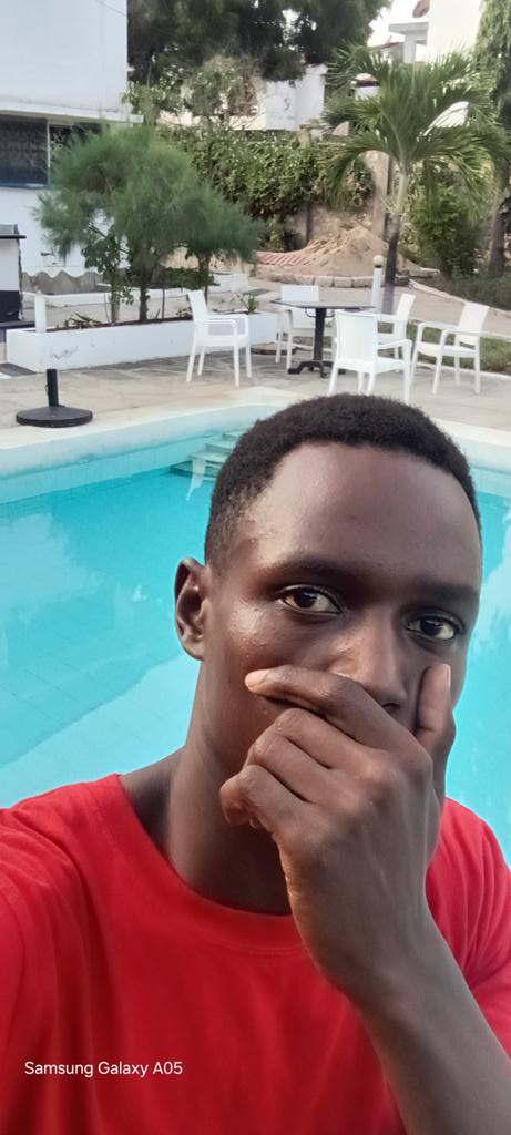 NovaDj001's tweet image. Growing up most millennials had firm boobies with tirries pointing in the sky as if scanning for NATO drones even at 27. Lakini nowadays our younger Sistas at 21 zishaanguka. To much immorality, Kasongo Must Go.
#tweet storytelling