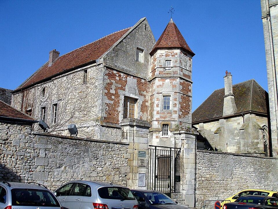 MonumentumFr's tweet image. Ancien Hôtel de Vermandois à #Senlis (#Oise) Construction Gallo-romain. Façade avec tourelle et la toiture de l'hôtel : inscription par arrêté du 1er mai 1933 ; Tour gallo-romaine : classement par arrêté du 20 ...
Suite 👉 monumentum.fr/monument-histo…
#Patrimoine #MonumentHistorique