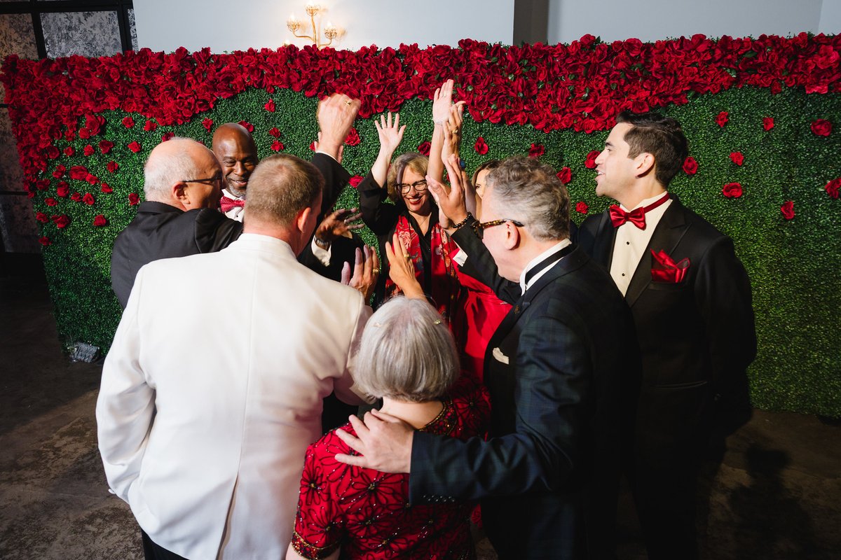 houstonalumni's tweet photo. Our Alumni Awards are back, &amp; this is your invitation to be part of a night that celebrates the very best of the Cougar community. From unforgettable moments to honoring incredible alumni, this is where Cougar pride takes center stage.

🔗 https://t.co/3VUwU0n1cO

#UHAlumni https://t.co/jZhGp400m9