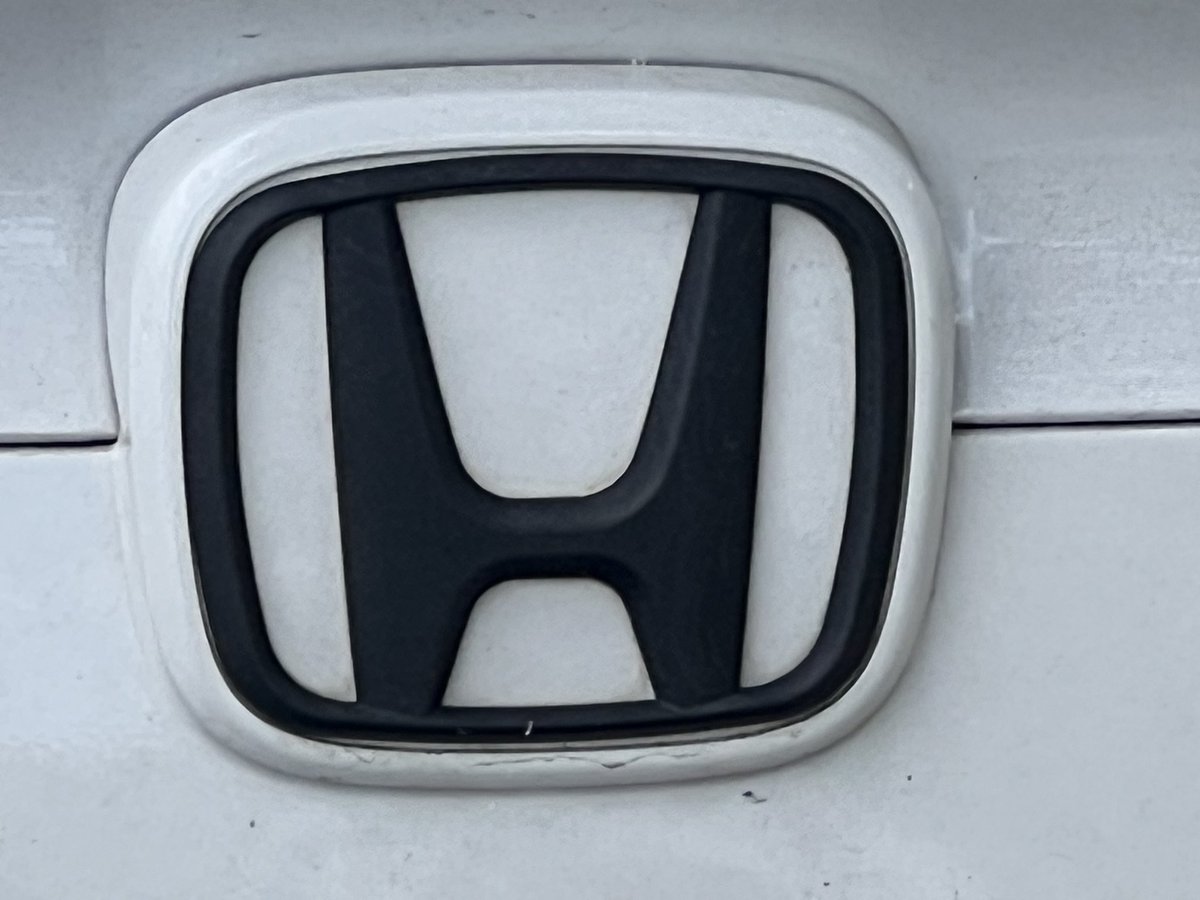 TimReidReporter's tweet photo. POLICE INVESTIGATING 20 CAR BREAK IN CASES IN LAUREL, MD-Laurel Police say 20 vehicles were broken into early Wednesday morning on ten different streets. Thieves stole 20 airbags from Honda vehicles. residents are asked to call police if they have information @DCNewsNow https://t.co/R6RDMY4NEg