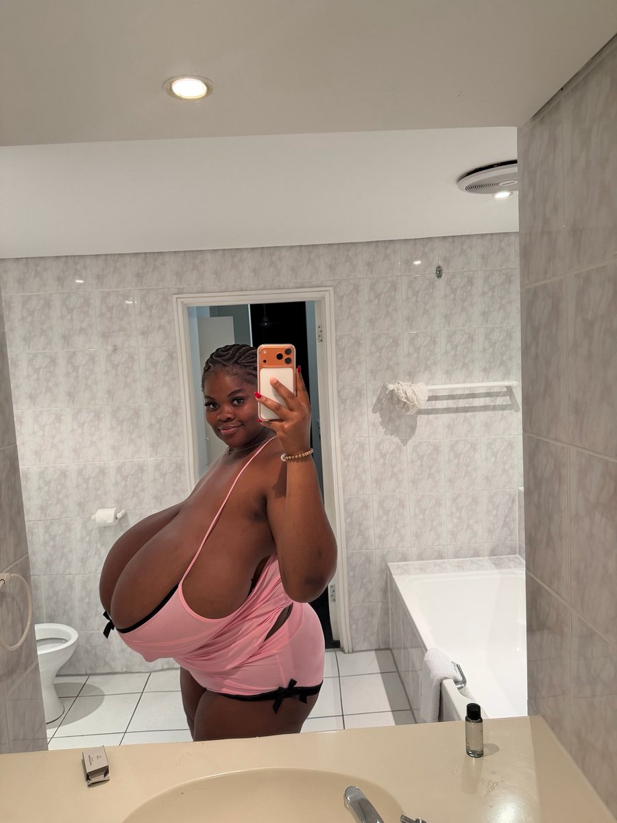 Chioma.lovv tweet media