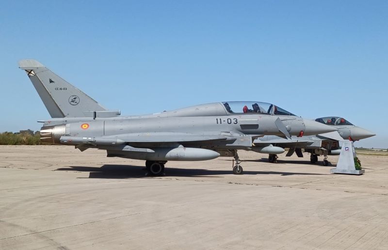 Miragec14F1CE's tweet image. 👀 Watch Spanish #Eurofighter #Typhoon jets from the Ala 11 flying over #Ceuta, just meters from the border with #Morocco.
A clear display of presence and readiness at one of #Europe’s most sensitive frontiers.
x.com/i/status/20467…