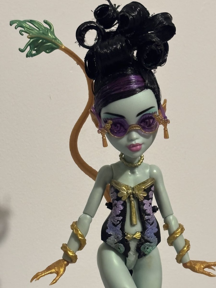 ᴊᴀʀᴏɴ 👛 tweet media