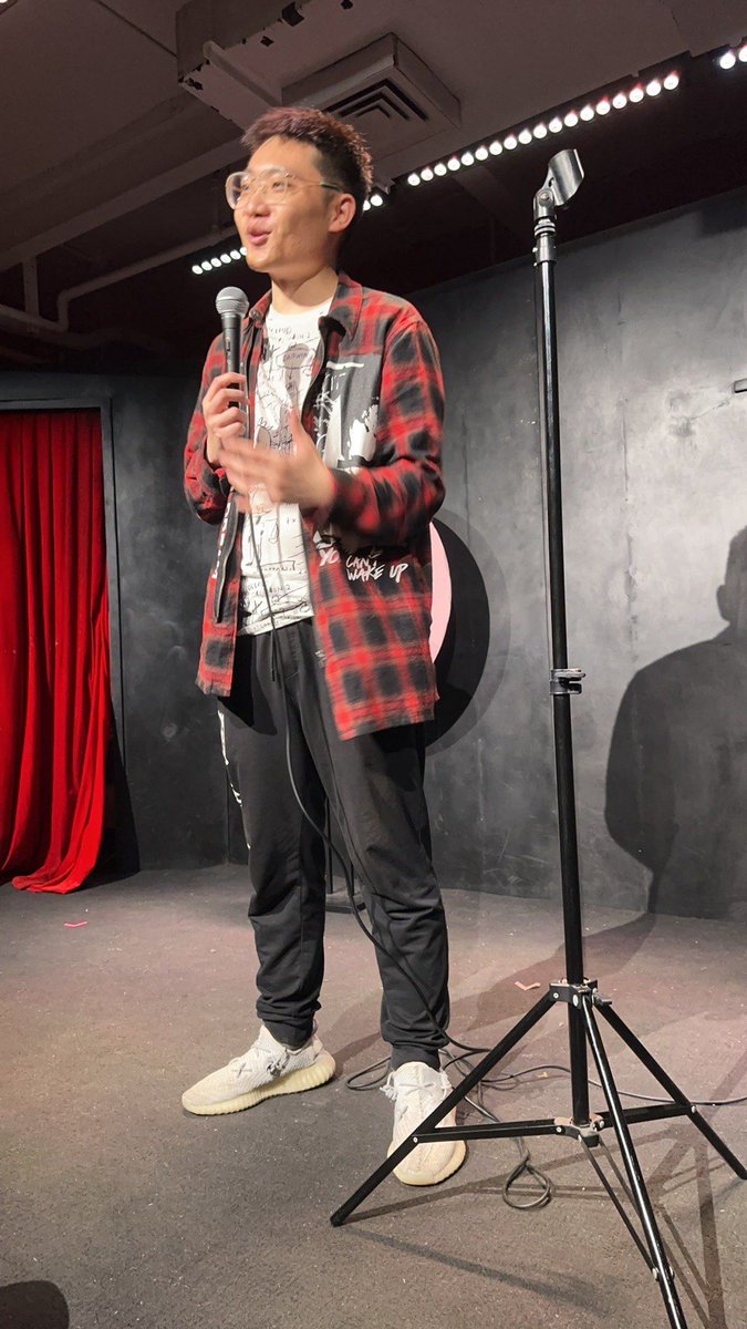 Dupe Ellen tweet media