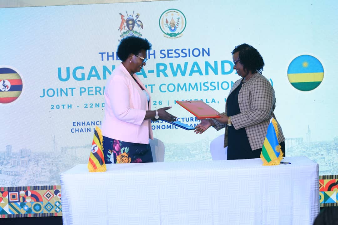 HellenAdoa's tweet photo. Today, I had the honor of signing a Bilateral Agreement Btn Uganda -Rwanda on Agriculture, Animal Industry &amp; Fisheries.
This marks a significant step towards strengthening regional food security, trade in agricultural products &amp; fostering knowledge exchange btn the two nations. https://t.co/ZKuv6tkQEy