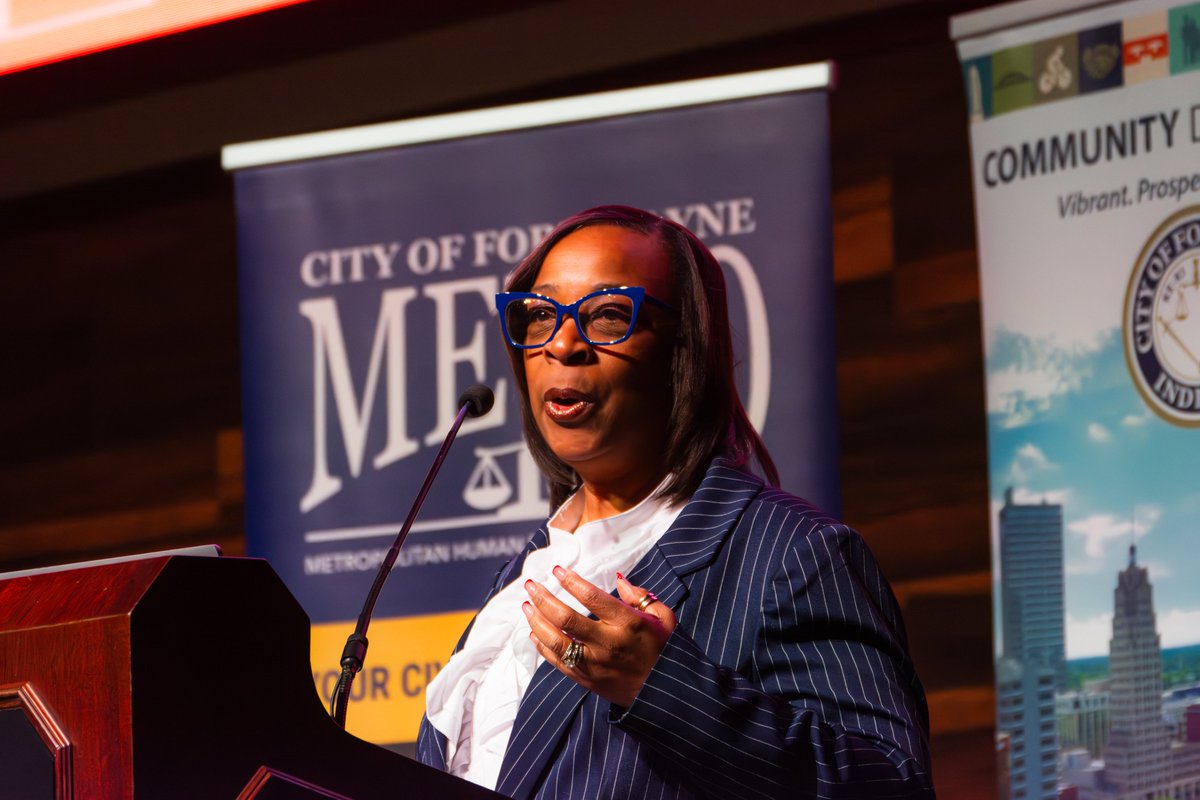 Mayor Sharon Tucker tweet media