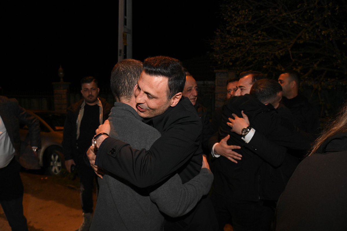 Özgür Çelik tweet media