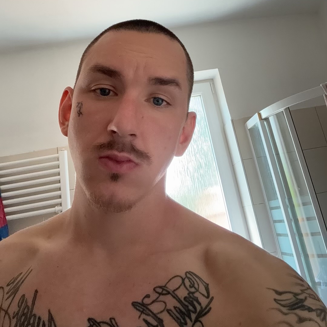 TattedboyFit tweet media