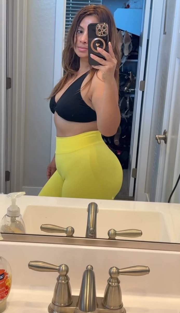BrittanyAm29059's tweet image. Happy half week to weekend 
Another insane workout 💪 #done #gym #gymrat #FTTB #gymmotivation #GymLife #gymgirl #keepgoing
