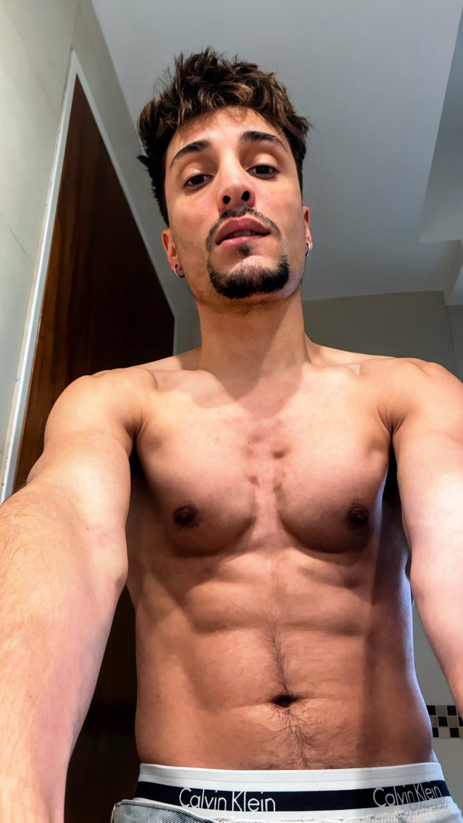 A ver las tetas afuera 👅