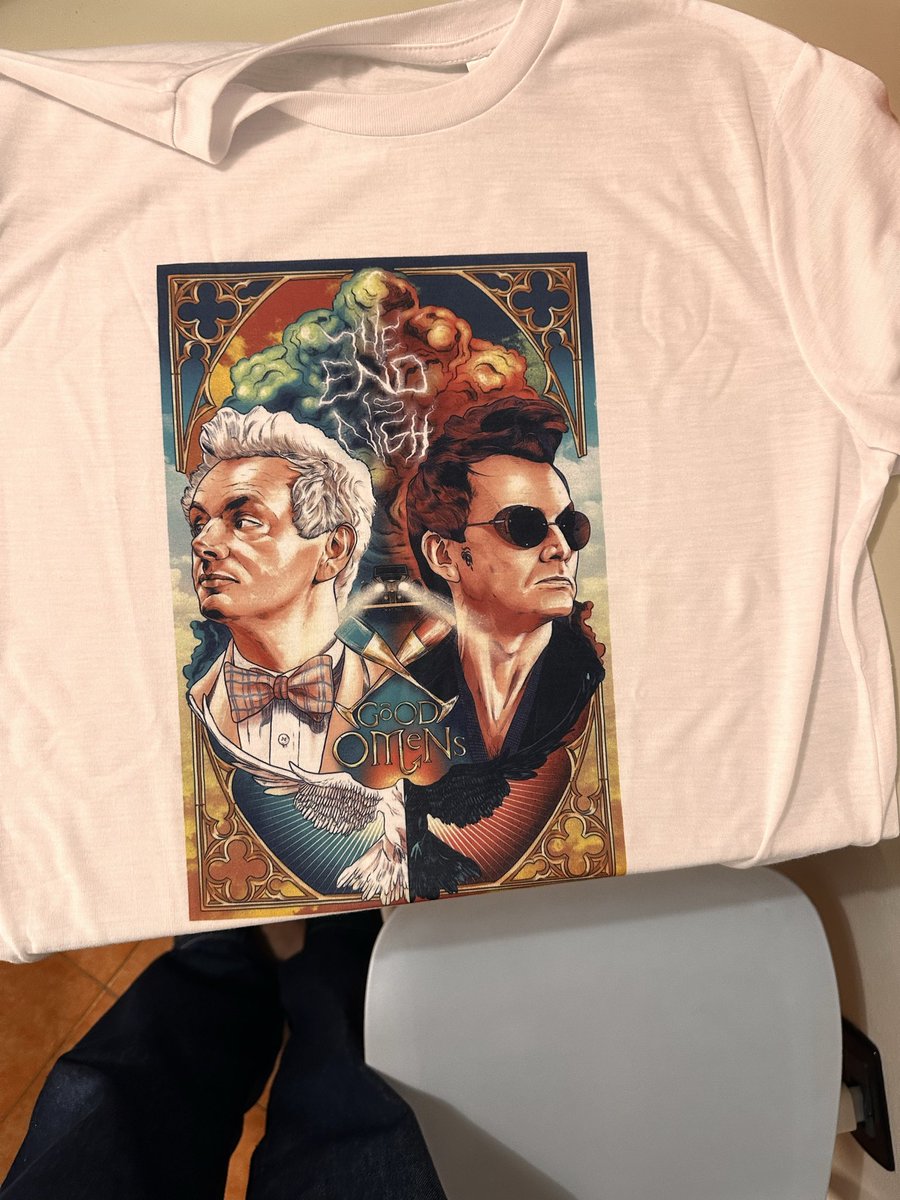 LOOK AT WHAT MY ROOMMATES GOT ME!!!!