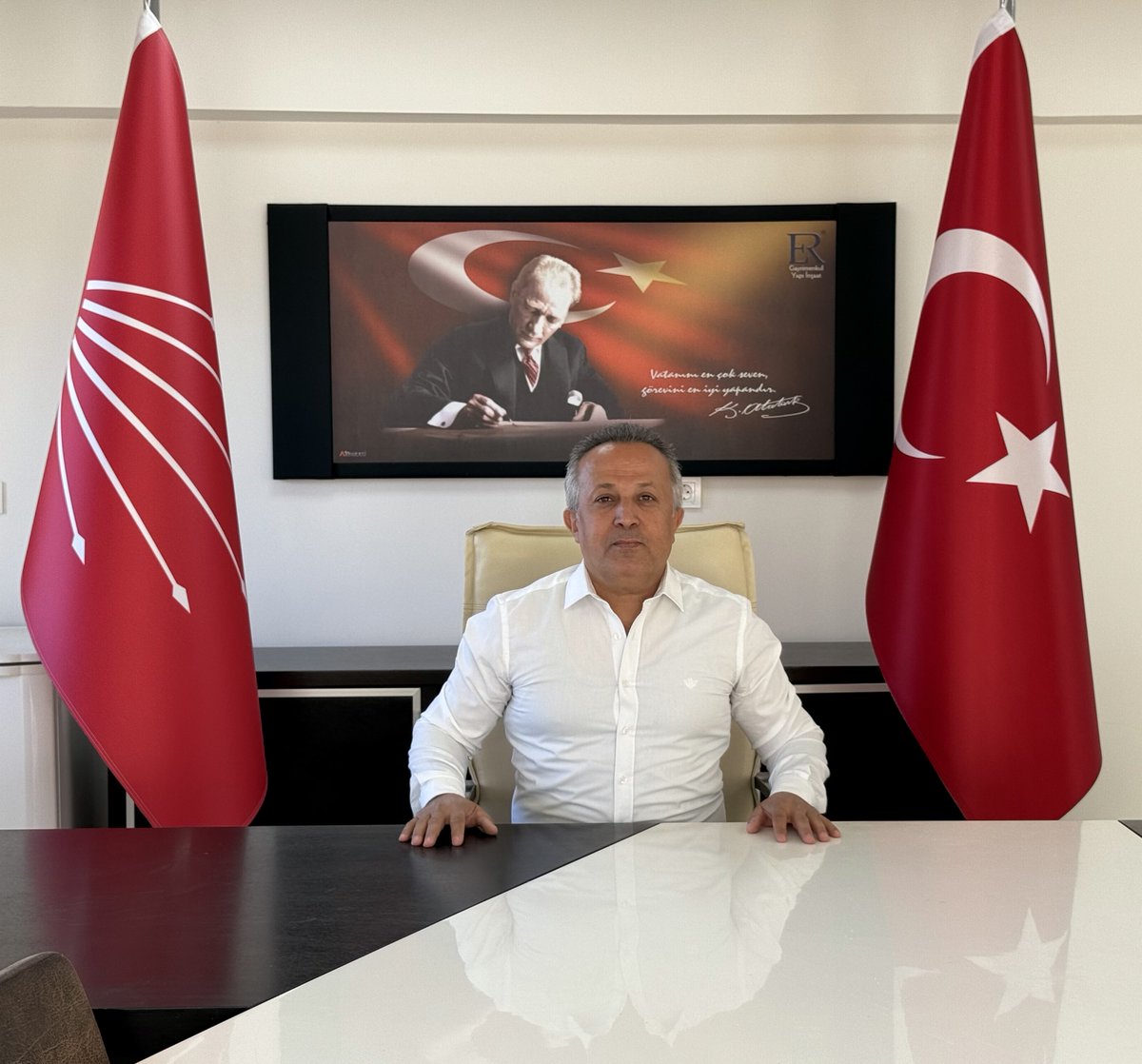 sonerer70's tweet photo. M.K. Atatürk’ün çocuklara armağan ettiği bu anlamlı gün; sevginin, umudun,barışın simgesidir. Çocuklar sadece yarının büyükleri değil, bugünün de en değerli varlıklarıdır.
Tüm çocukların yüzü gülsün, hayalleri gerçek olsun.
23 Nisan Ulusal Egemenlik ve Çocuk Bayramı kutlu olsun. https://t.co/Vu90QKwDiZ