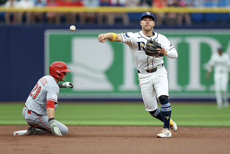 LanceMcAlister's tweet image. After scoring a season high 12 runs last night, the #Reds were held to one run on five hits in today's series wrap-up.

Last week, they followed eight runs vs the Giants, with a shutout loss the next day. 

Here are some of their feast/famine games a year ago. Double digit runs