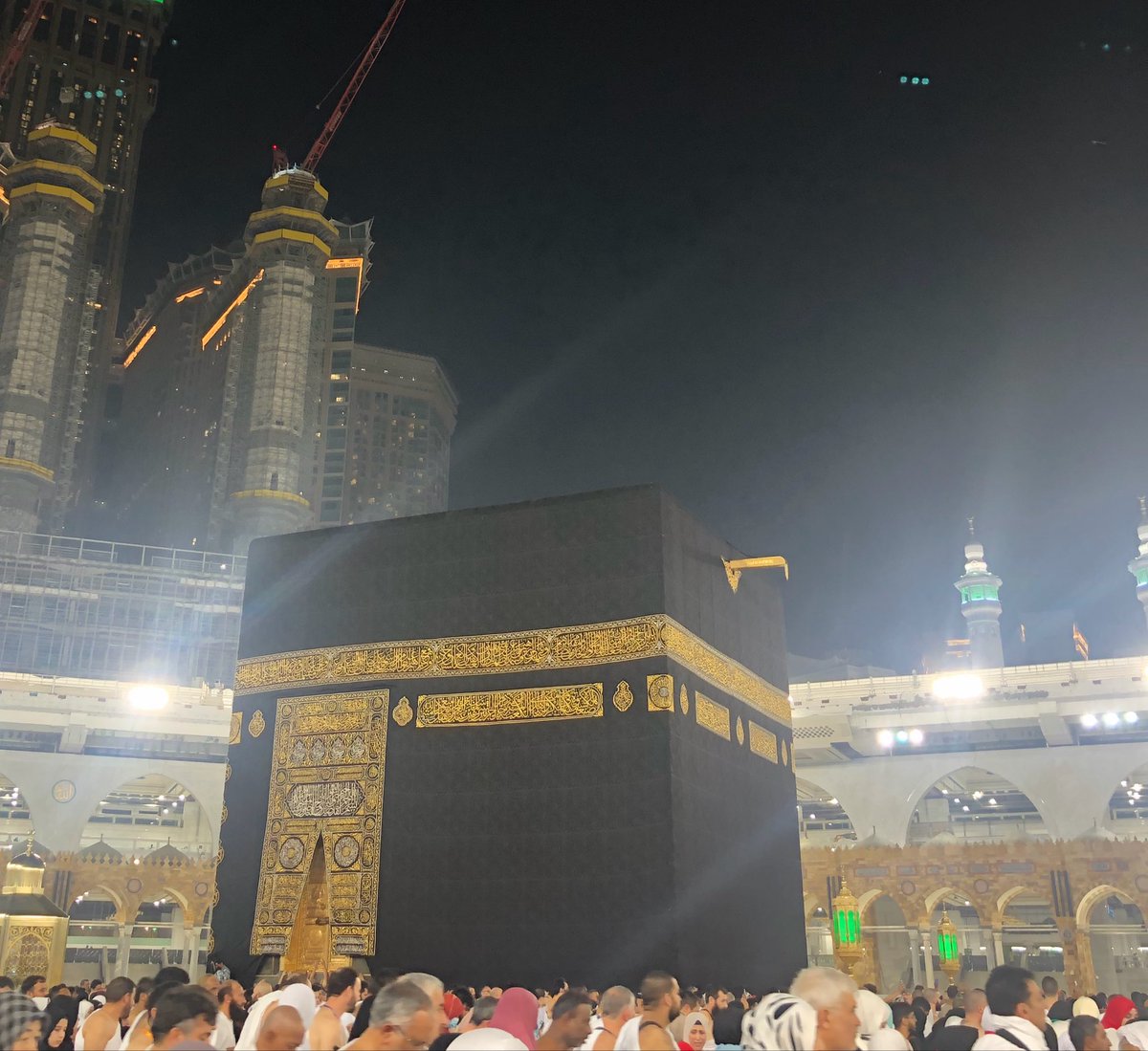 “Şurama batan özlem demeselerdi bıçak derdim.”