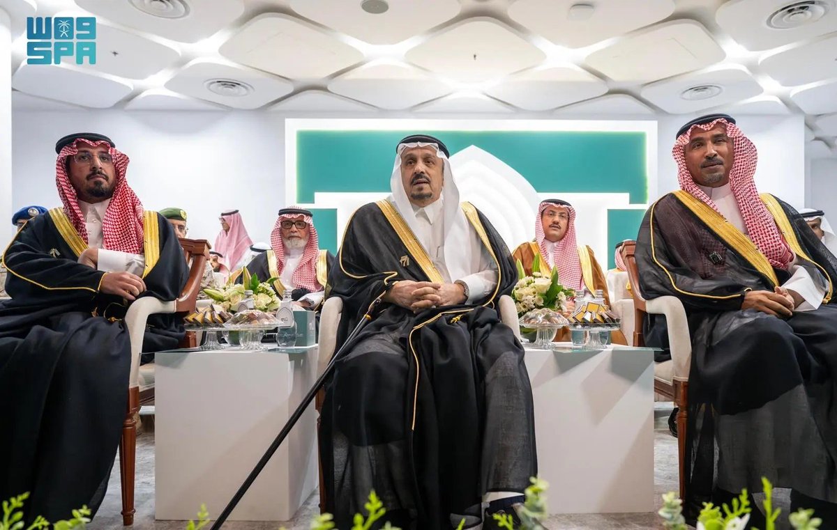 أمير منطقة الرياض يرعى حفل تخريج الدفعة الـ17 من طلاب جامعة الأمير سطام بن عبدالعزيز.
spa.gov.sa/N2568230
#واس