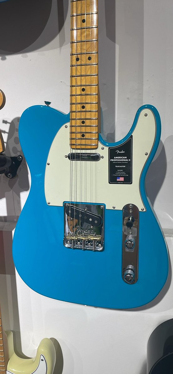 Therocklab's tweet photo. Es hora de una nueva #telecaster American Professional II #fender https://t.co/MhrcQEp6zN