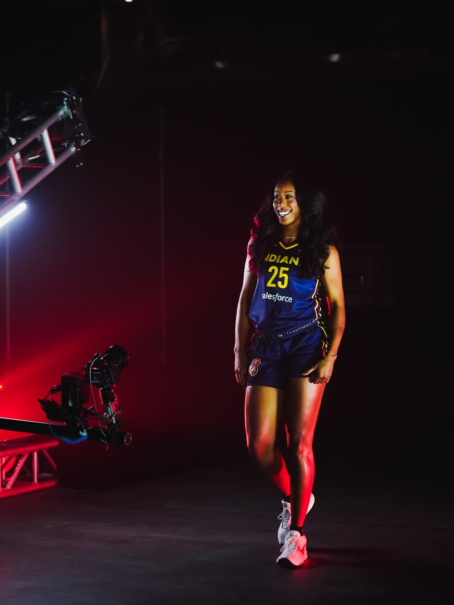 Indiana Fever tweet media