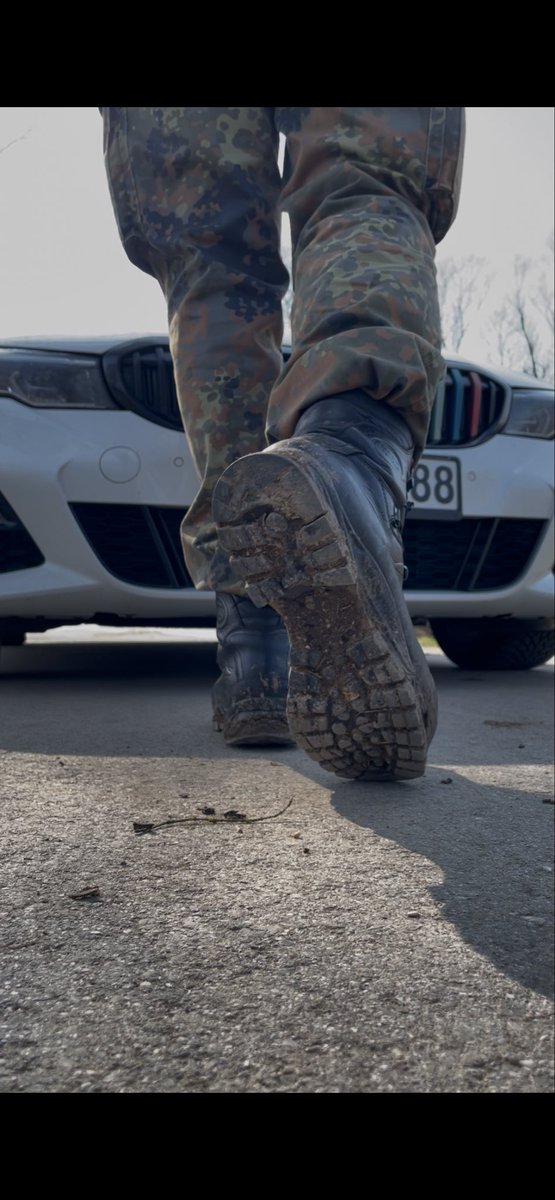 Sneakerking (5,9k) tweet media