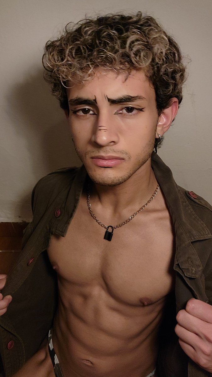 RomuloOF18's tweet photo. Y bien? 

#gay #twink https://t.co/RHmNll7zbB