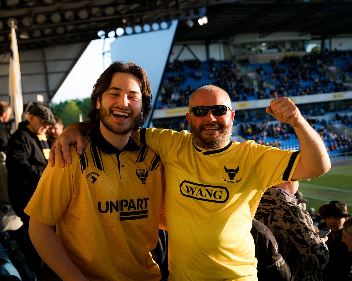 I don't know who these guys are, but I took their photo last night and would like to get it to them. Any help appreciated Twitter Yellows 💛