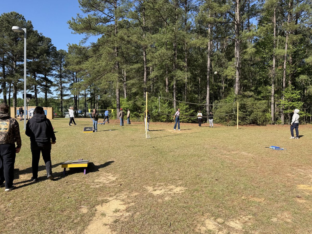 HuntFFA's tweet photo. Hunt FFA members enjoyed the spring semester FFA cookout. https://t.co/8LzzsgsxYg
