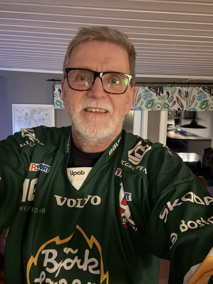 geks61's tweet photo. Världens lyckligaste!💛💚 https://t.co/vopLSyIq36