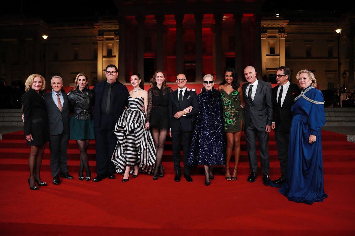 📸 | Simone Ashley with Meryl Streep, Anne Hathaway, Emily Blunt, Stanley Tucci and the cast of The Devil Wears Prada 2 at the gala on April 22, 2026 in London, UK