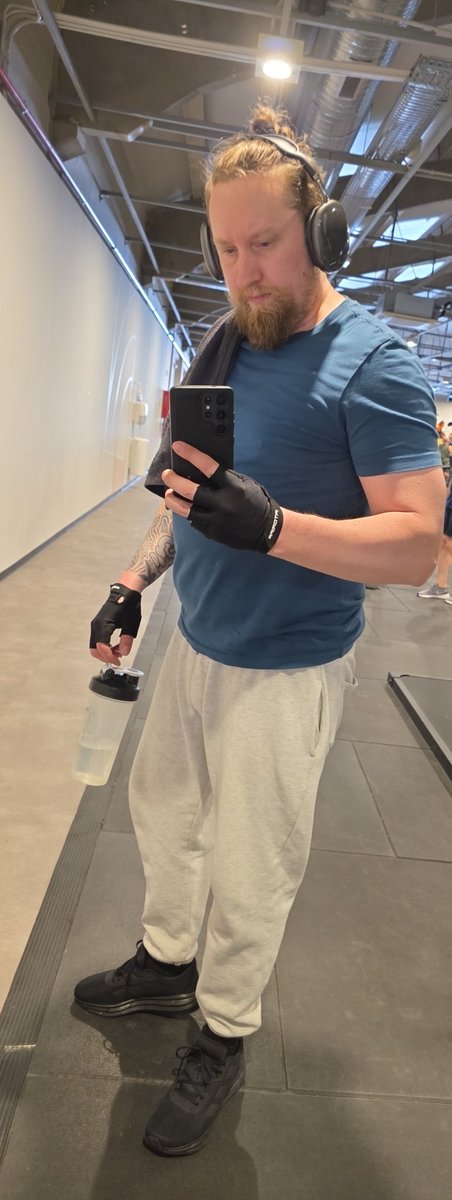 NorwegianAlfa's tweet photo. Check out Protein powder on my Throne Wishlist! https://t.co/4u3zkn8YlY
#findom #cashmaster #throne #Gymlife #workout #bodytransform https://t.co/S2X318tmBN