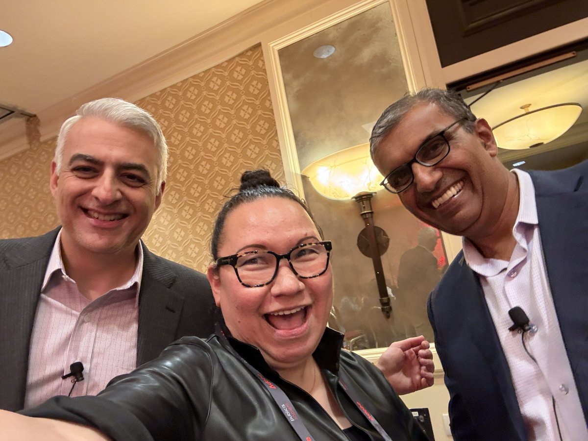 lizkmiller's tweet photo. Wouldn't be an #AdobeSummit unless I got a selfie with @dwadhwani...although I did NOT get to ask my traditional "So let's talk about @AdobeDocCloud. ๐ฌ๐ And yes...had to get a second with @achakravarthy12 https://t.co/B56rAvNQWu