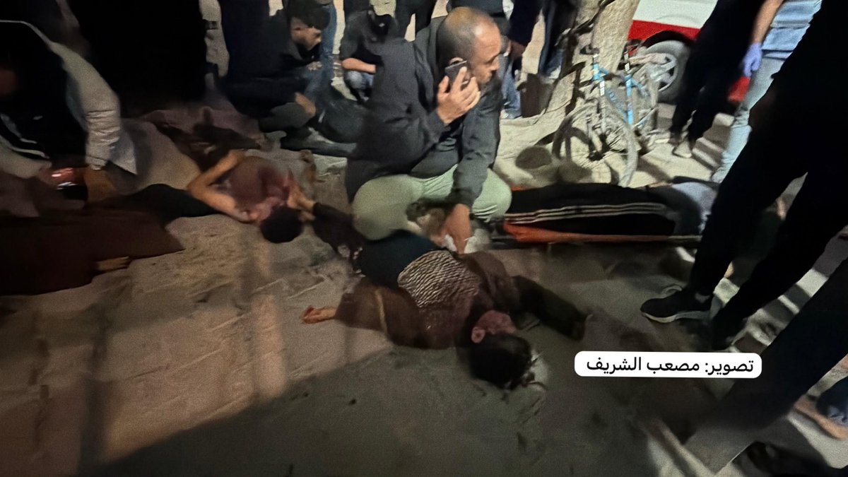 💥Preliminary toll: 5 people killed, including three children, and others injured after an Israeli drone targeted a group of civilians in the Beit Lahia project, northern Gaza Strip.