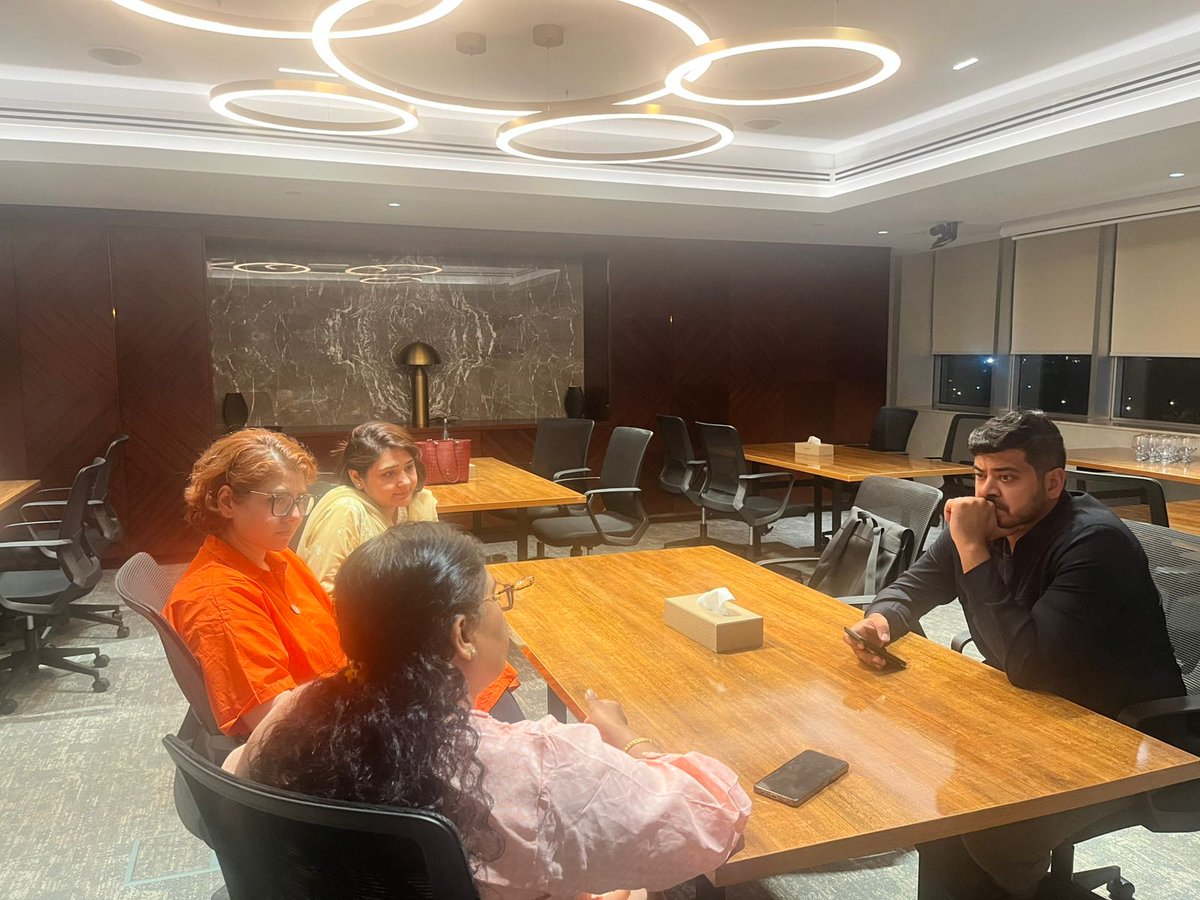 raisaadilpid's tweet photo. Met inspiring journalists @CordeliaSkyNews,@e_Derville, @SulaimanHakemy, Yuichiro Murahashi visiting Pakistan for Islamabad Talks. Grabbed an opportunity to build trust, strengthen narratives, showing Pakistan with authenticity.🇵🇰
#IslamabadTalks #PublicDiplomacy #MediaEngagement https://t.co/oY15fNcHZS