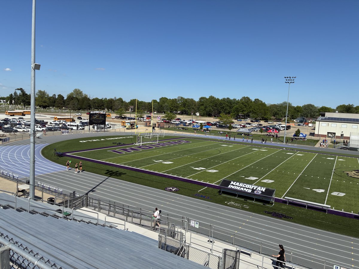 HHSBulldogCC's tweet photo. Alumni Field in Mascoutah today for the Carol Schneider Invitational! https://t.co/kDJgdC5nTV