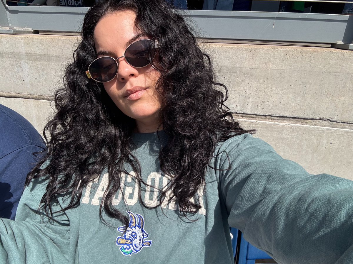 Discount Selena Gomez tweet media