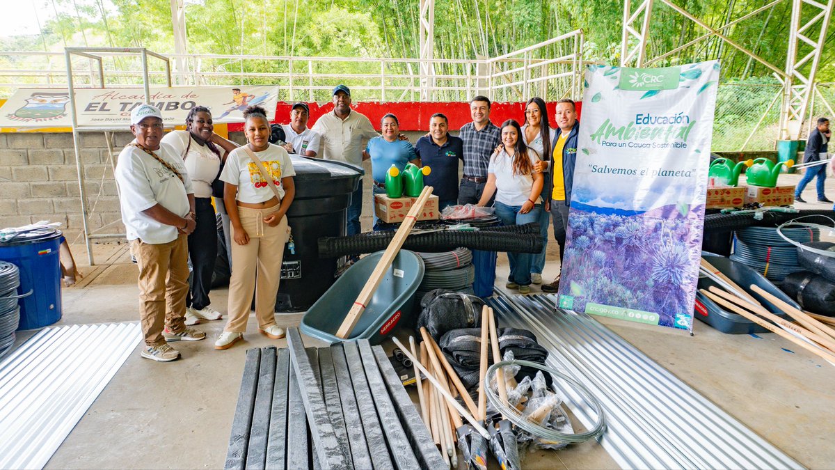 CRCcauca's tweet image. 🌎💚 En el #DíaDeLaTierra, la #CRC fortaleció la educación ambiental en #ElTambo: impulsó PRAE en 8 instituciones y  5 PROCEDA con comunidades. Un espacio de diálogo que evidencia cómo la educación transforma hábitos y construye compromiso colectivo por la sostenibilidad. 🌱🫱🏼‍🫲🏽