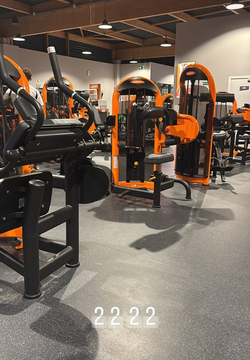 UDRO 🏀 👟 tweet media