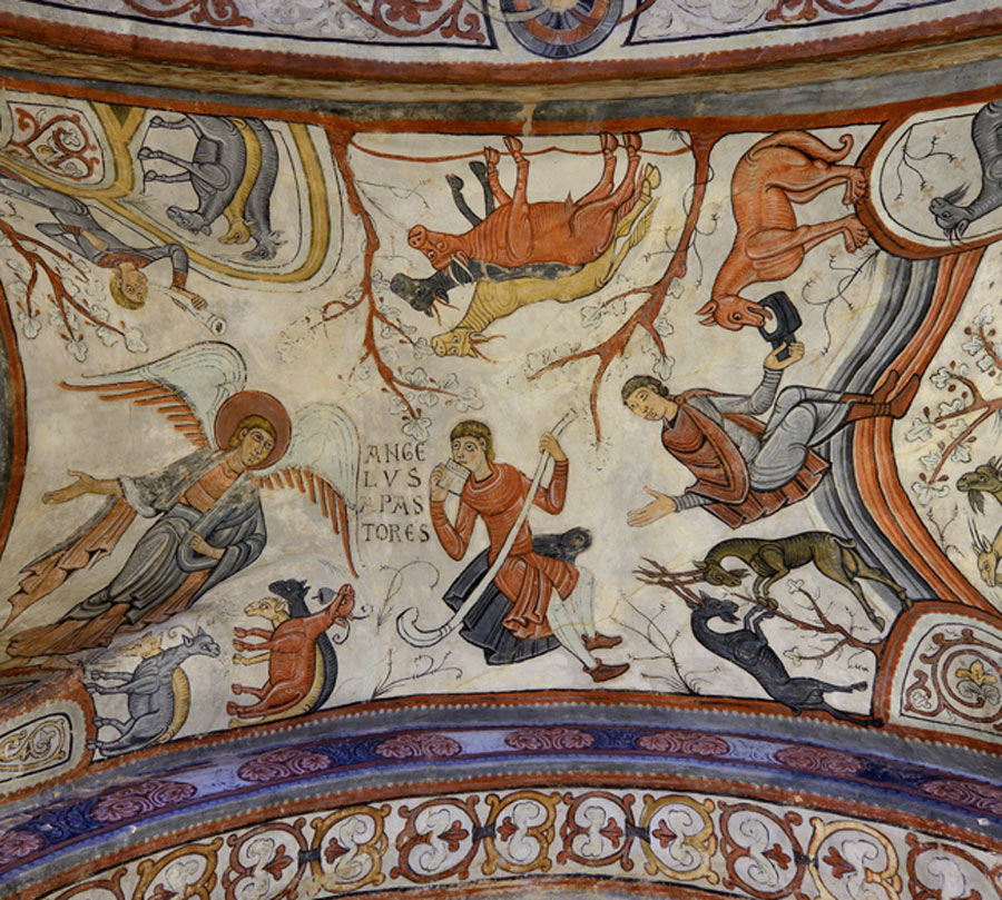 El Panteón de los Reyes, fue mandado construir a mediados del S. XI por Fernando I y Sancha, reyes de León, como cementerio real.  En él se enterraron reyes, reinas, infantes, condes y miembros de la nobleza leonesa, entre los siglos XI y XIII. 
Sus frescos románicos son una joya