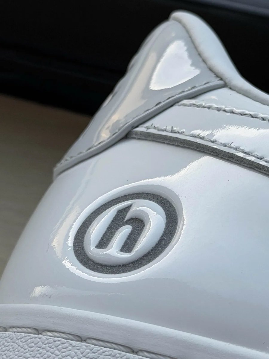 SBDetroit's tweet image. Hidden NY x Bape Sta is set to drop May 2nd 🦍 

MORE INFO:  sneakerbardetroit.com/hidden-ny-bape…