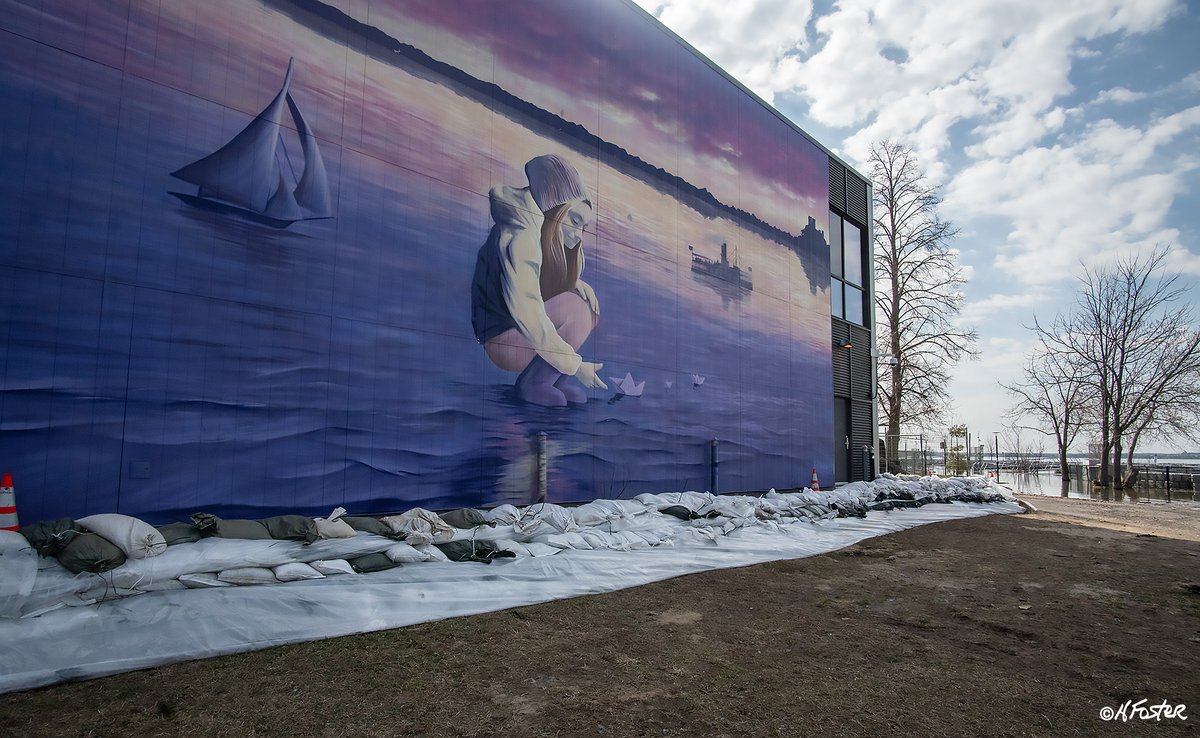harry_fosters's tweet image. Post 2 of 4
Went for a walk around the #Aylmer Marina this morning to see the effect of high water. Besides these images of high water there were a few buildings and houses pumping water out of basements.#flooding #highwater