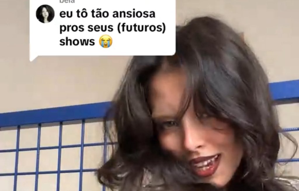 minha foto com a maria miranda finalmente saiu pqp olhem eu ali encima
