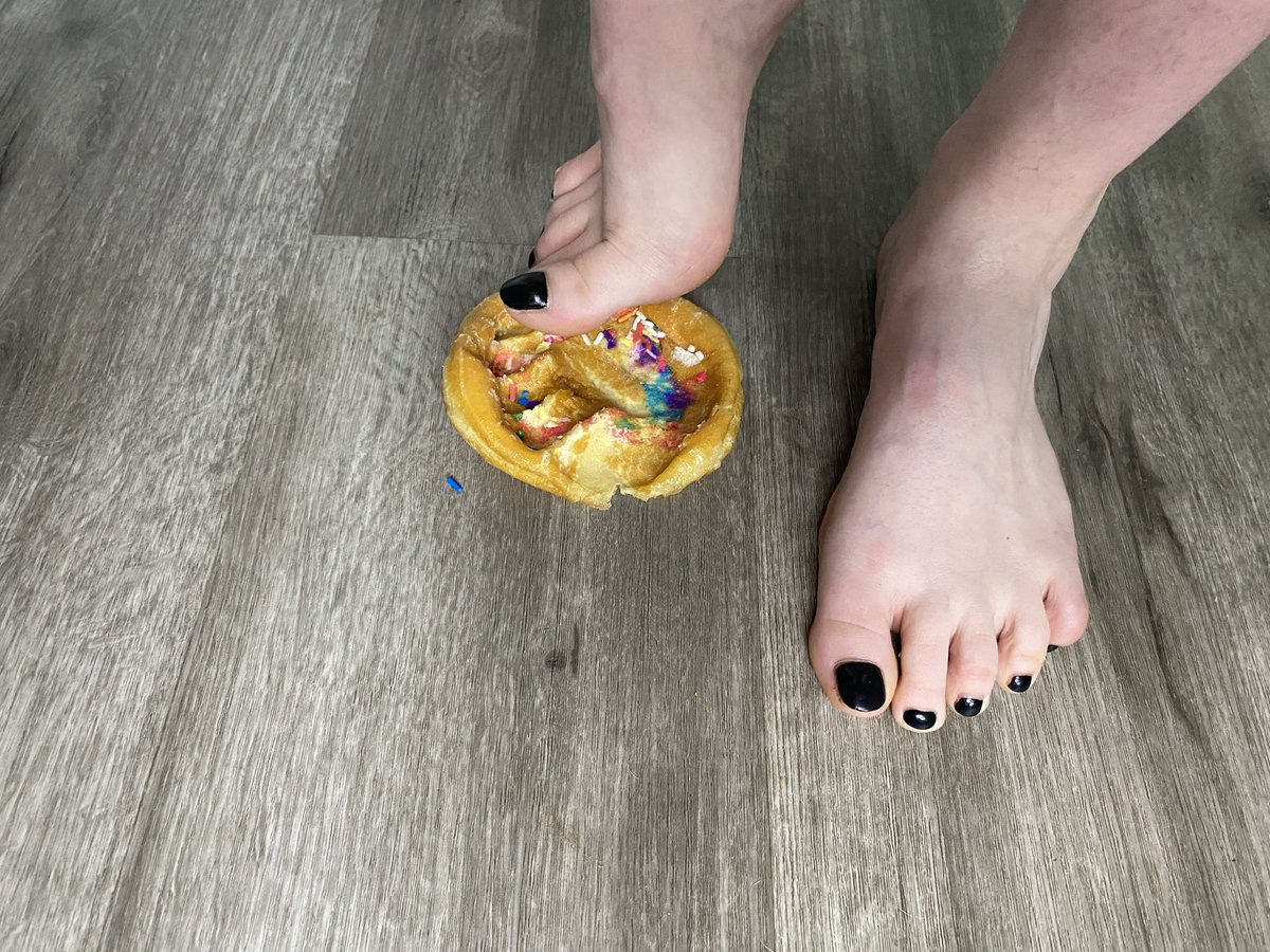 Yrluckyrabbitft's tweet photo. Before and after, full video on feetfinder ;) https://t.co/hD9GqZeGvU