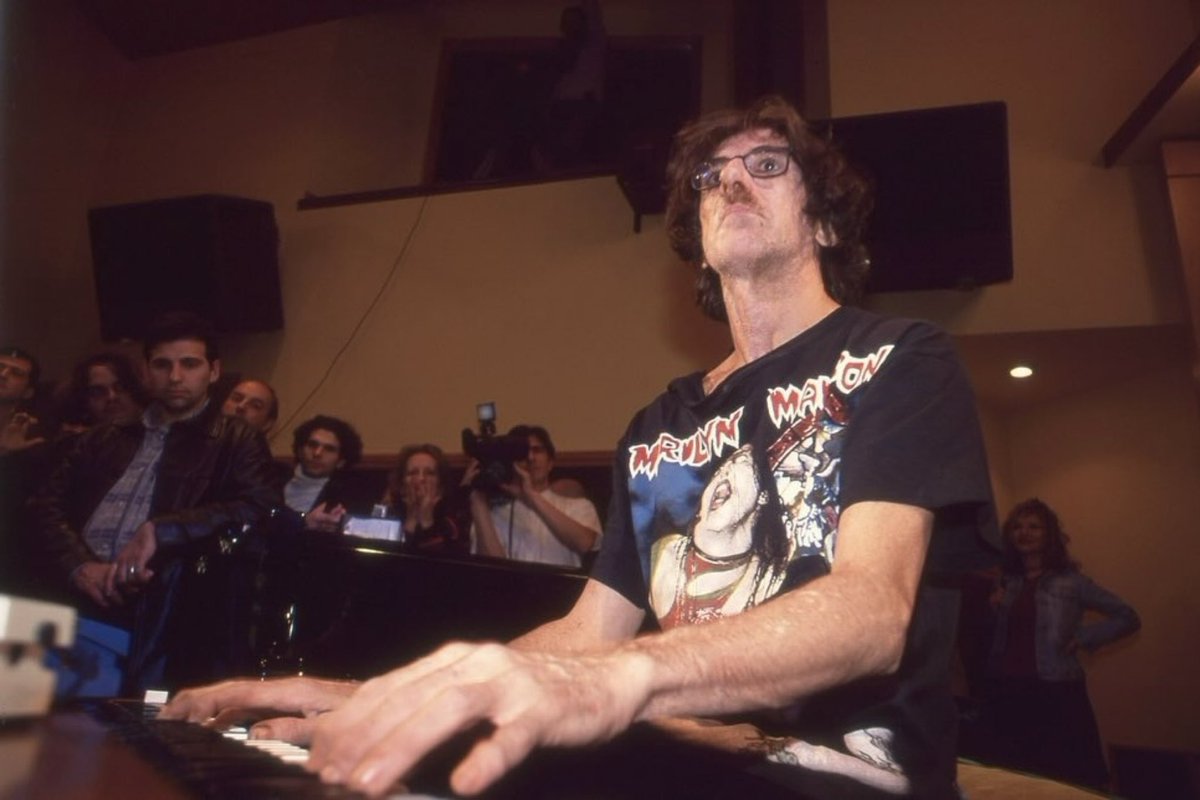 Charly García, Nito Mestre, Leon Gieco, Pedro Aznar, Maria Gabriela Epumer y Fabiana Cantilo en la Presentación de “Sinfonías para Adolescentes” | Estudios Circo Beat (2000)