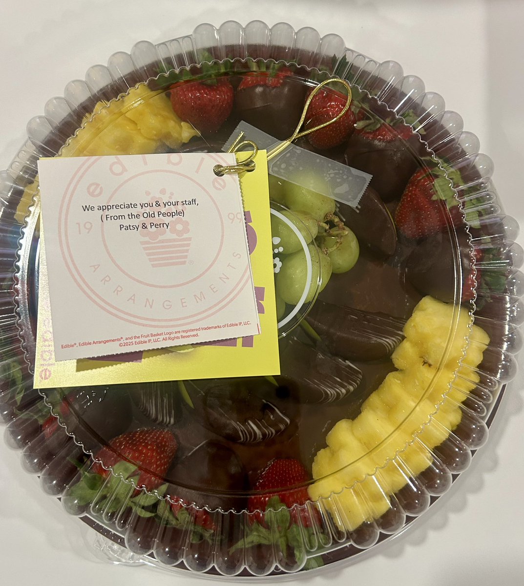 mhdentistry's tweet image. Thank you Patsy &amp;amp; Perry go our sweet treat today! 🍓
#Thankful #MHDentistry