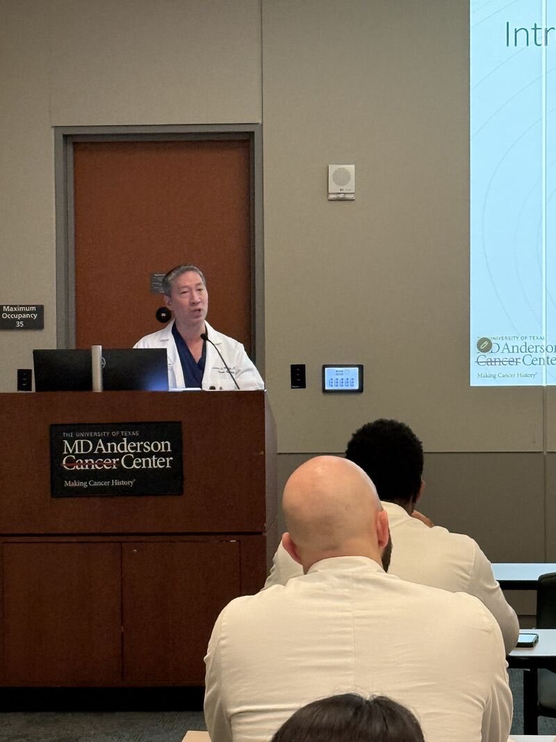 txbraintrust's tweet photo. Great presentation at Neurosurgery Grand Rounds by plastic surgeon Dr. Edward Chang on neurosurgical reconstruction. Interdisciplinary collaboration at @UTMDAnderson 
powers our education program and brings the best care to our patients. #oncsurgery #endcancer https://t.co/7qfm1XeYjM