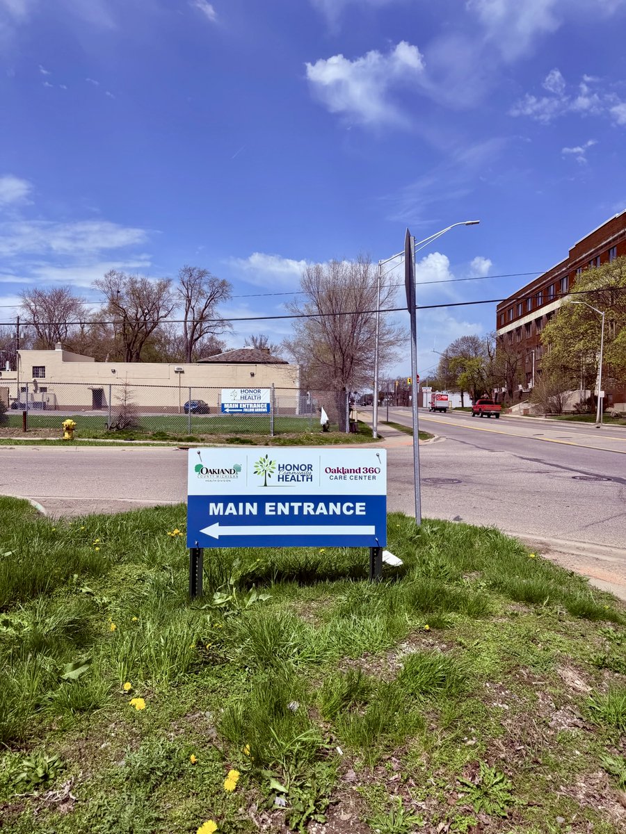 donerightsigns1's tweet image. A look at some of the signage we created for Oakland County—now installed across downtown Pontiac🏙️✨

Always great to see a project come to life on-site!
-
-
#signage #signcompany #michiganbusiness