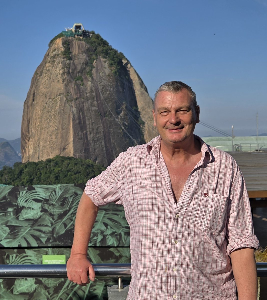 Huskymannia's tweet photo. Rio, Santiago,  Vina Del Mar. #62yroldbackpacker #62yroldfool https://t.co/qNKCAItUJQ