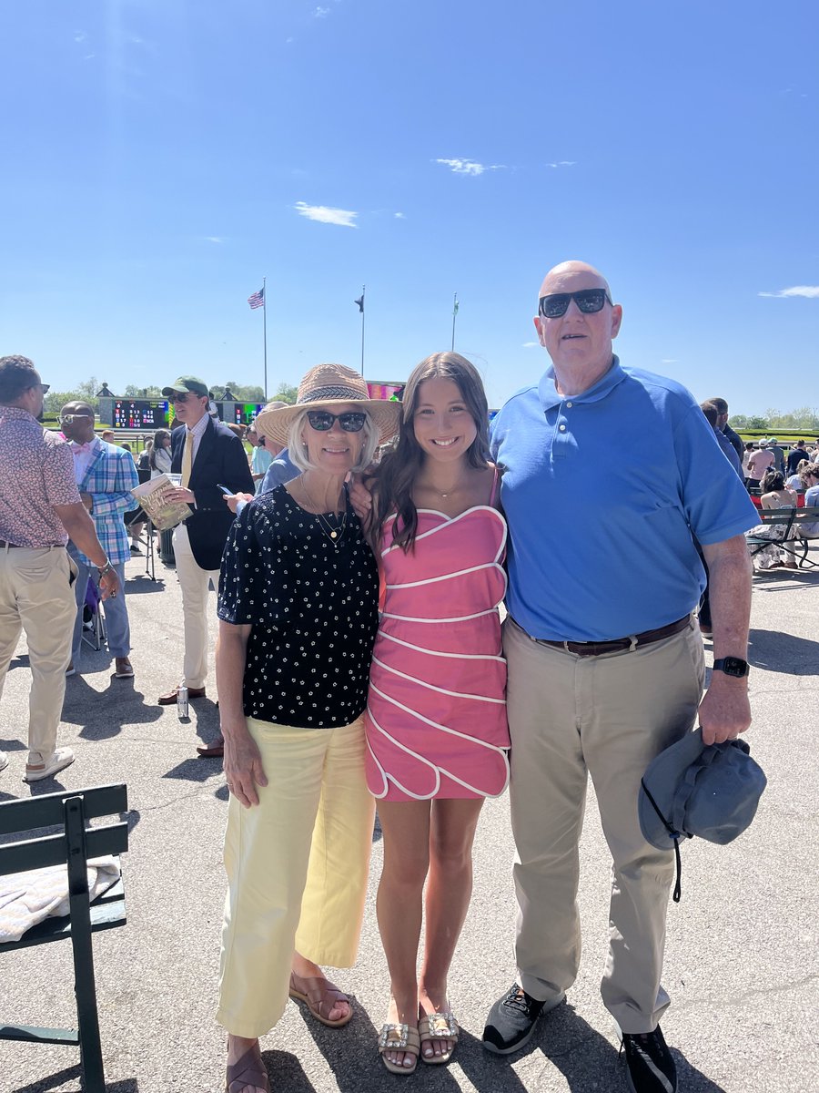 topcoppop's tweet photo. Great day at Keeneland with Grandaughter Elle!!! https://t.co/GEC6k6T7tE