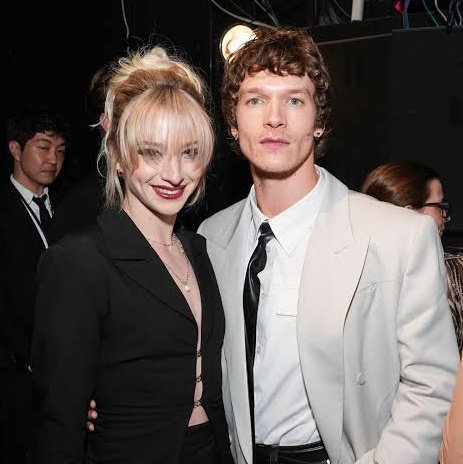 a wasian da patinação artística (alysa liu) conhecendo o wasian de heated rivalry (hudson williams)

e a loira da patinação artística (amber glenn) conhecendo o loiro de heated rivalry (connor storrie)

deus está em todas as coisas mesmo 🙏